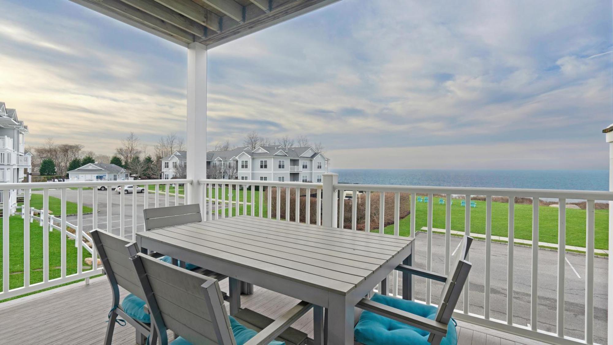 The Cliffside Resort Condominiums Greenport Exterior photo