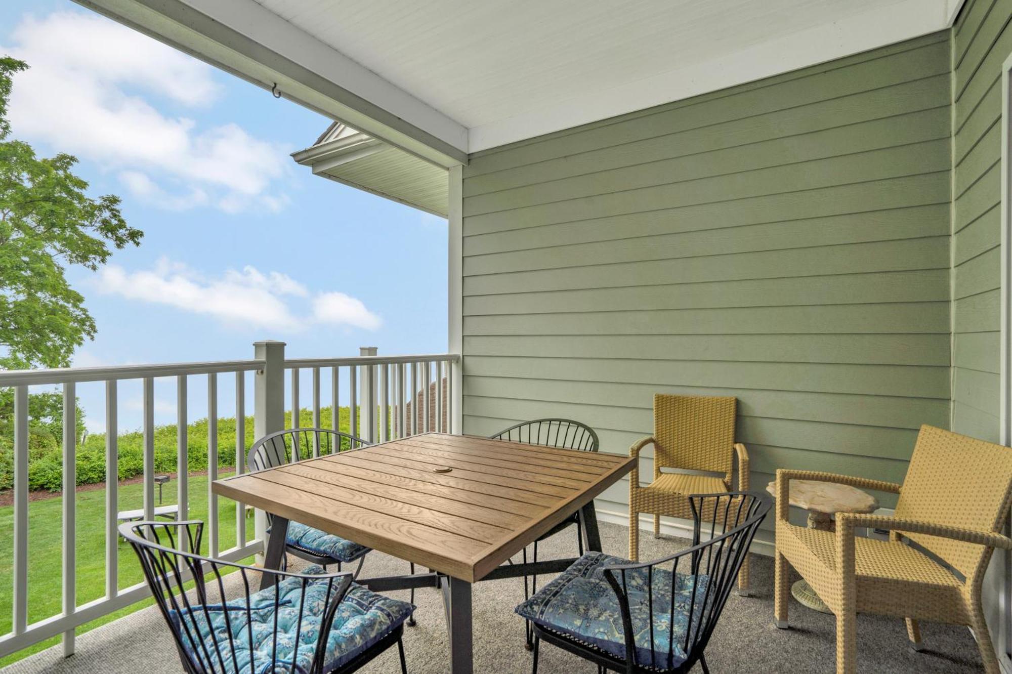The Cliffside Resort Condominiums Greenport Exterior photo