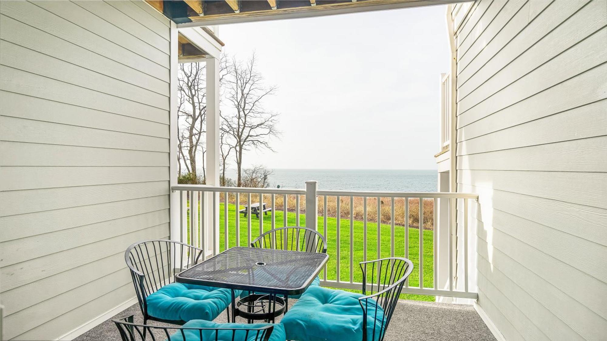 The Cliffside Resort Condominiums Greenport Exterior photo