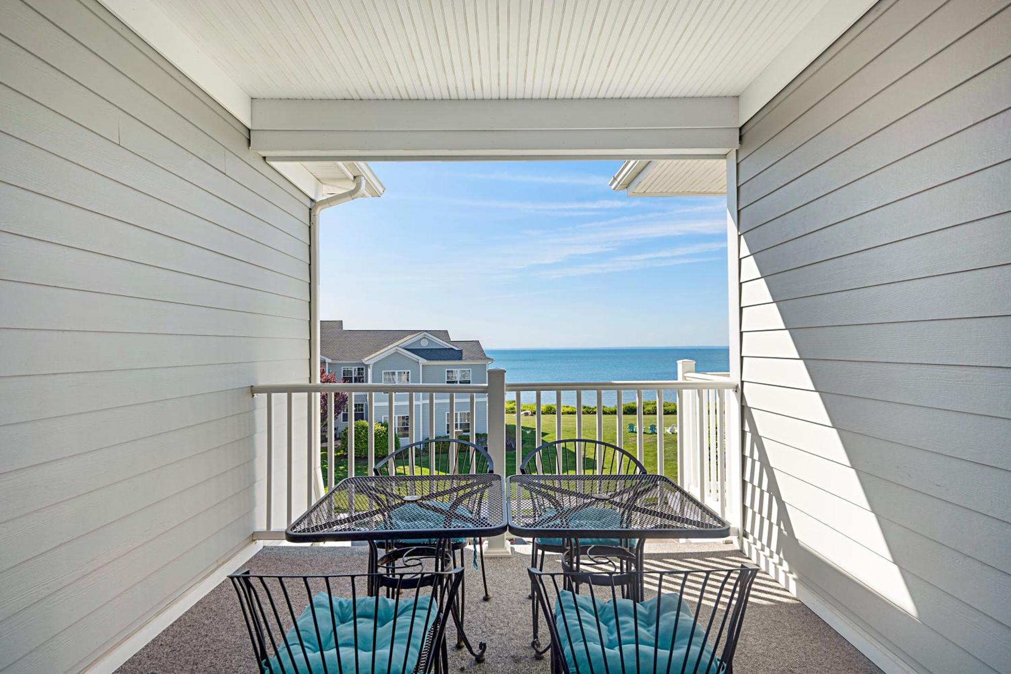 The Cliffside Resort Condominiums Greenport Exterior photo
