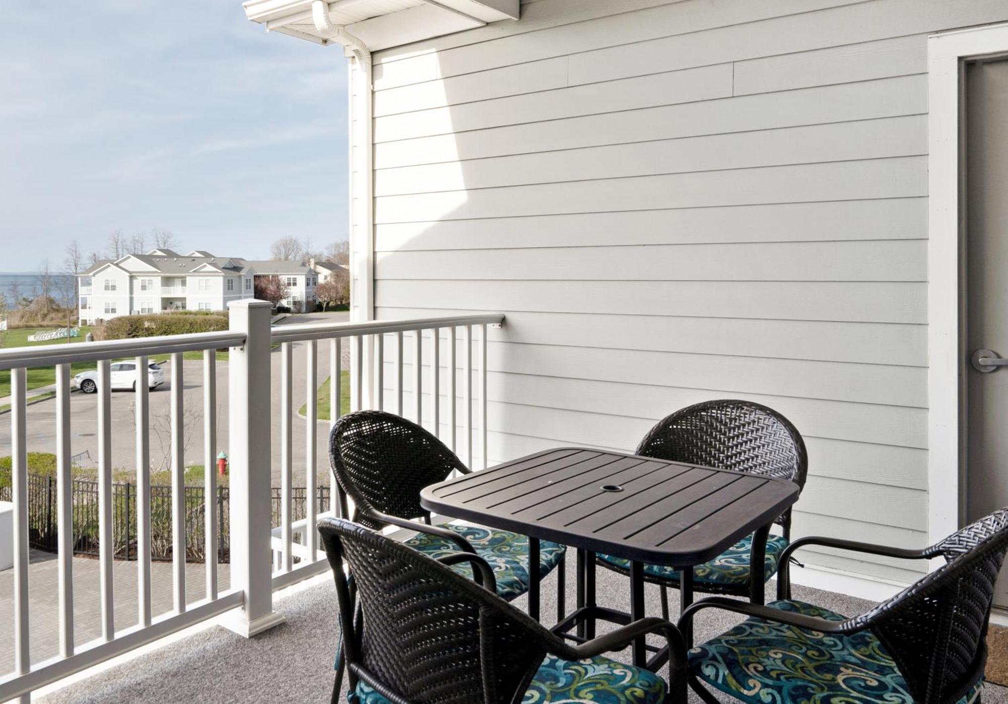 The Cliffside Resort Condominiums Greenport Exterior photo